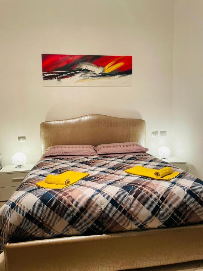 Апартаменты Casa Dei Fiori 3 Сомма-Ломбардо Экстерьер фото